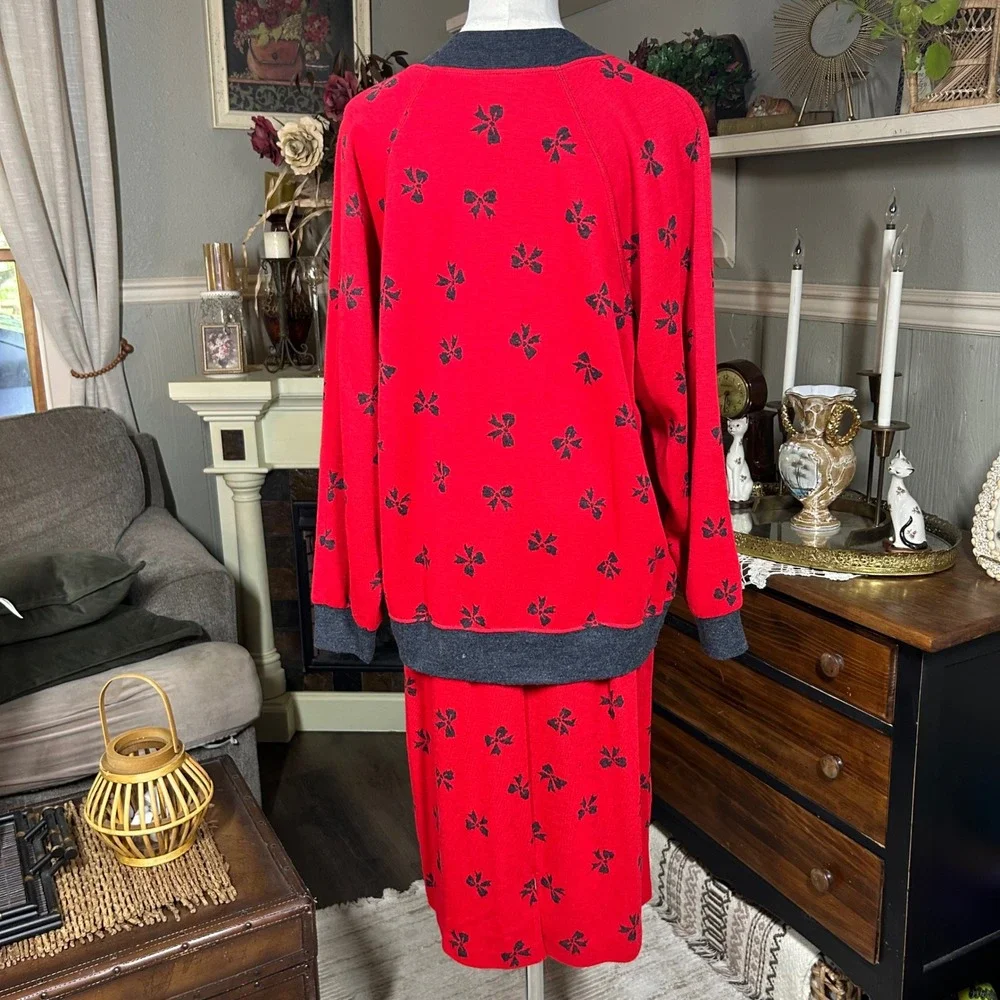 Vtg Red Knit Two Piece Set Bow Print Sweatshirt and Midi Skirt Gray Trim Sz L